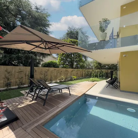 Mirabello Private Pool Μπαρντολίνο