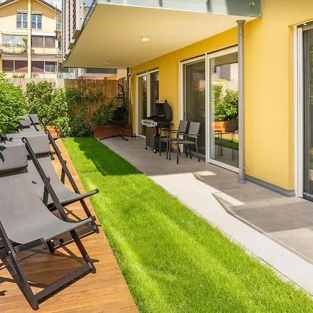 Mirabello Private Pool * バルドリーノ